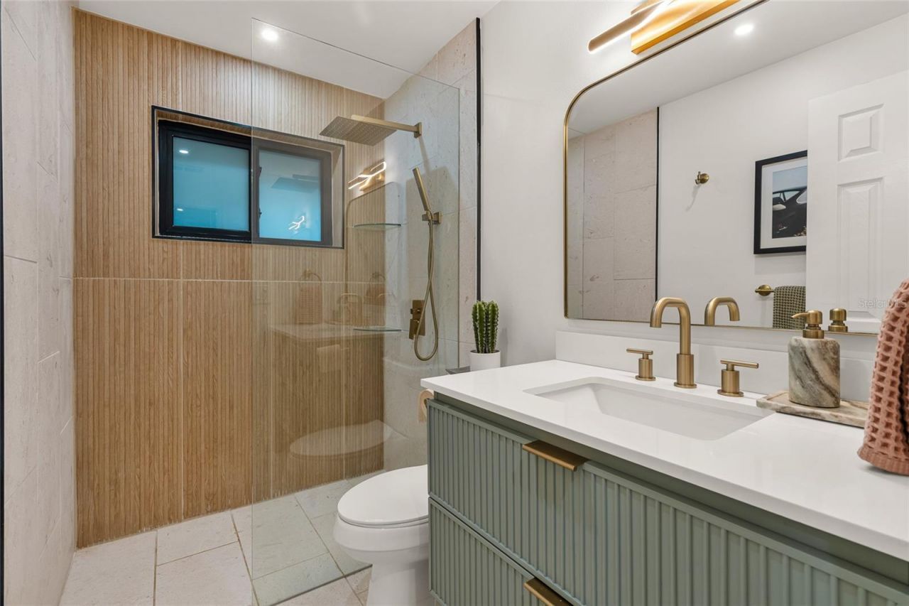 2410 Valencia Drive, Sarasota, FL 34239 Photo
