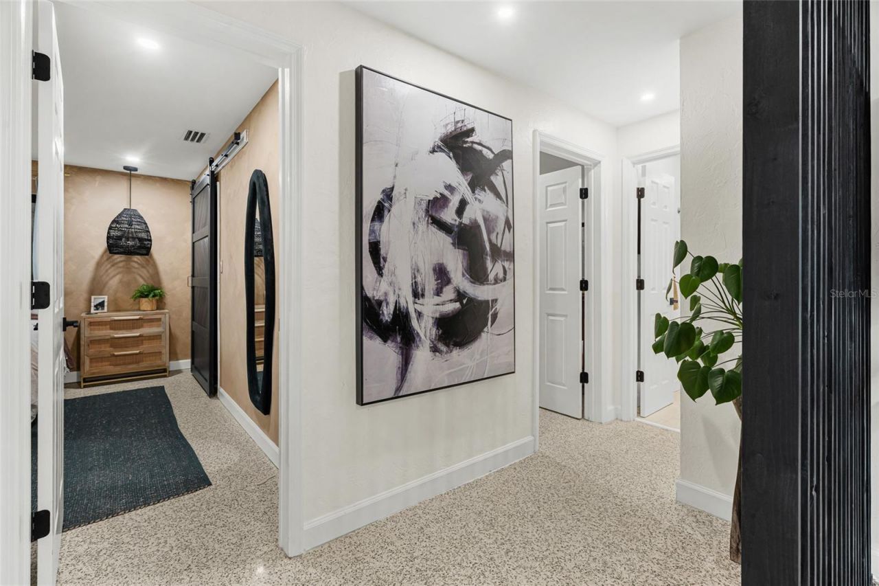 2410 Valencia Drive, Sarasota, FL 34239 Photo