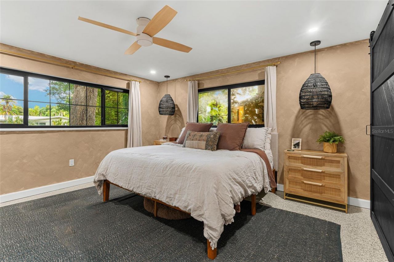 2410 Valencia Drive, Sarasota, FL 34239 Photo