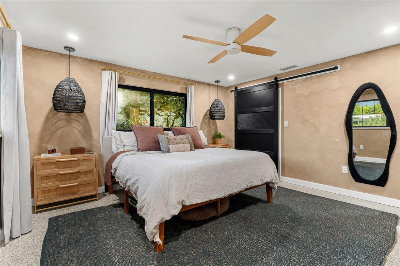 2410 Valencia Drive, Sarasota, FL 34239 Photo