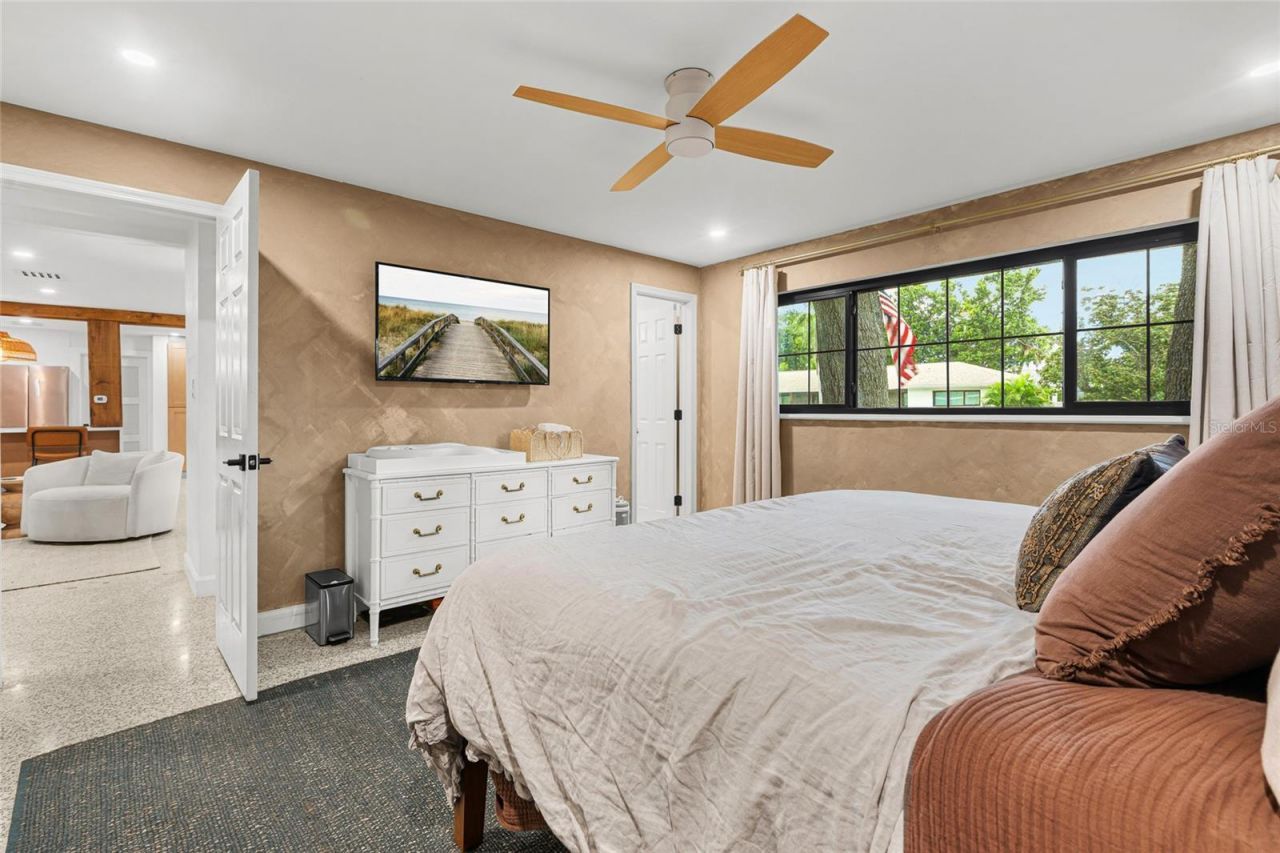 2410 Valencia Drive, Sarasota, FL 34239 Photo