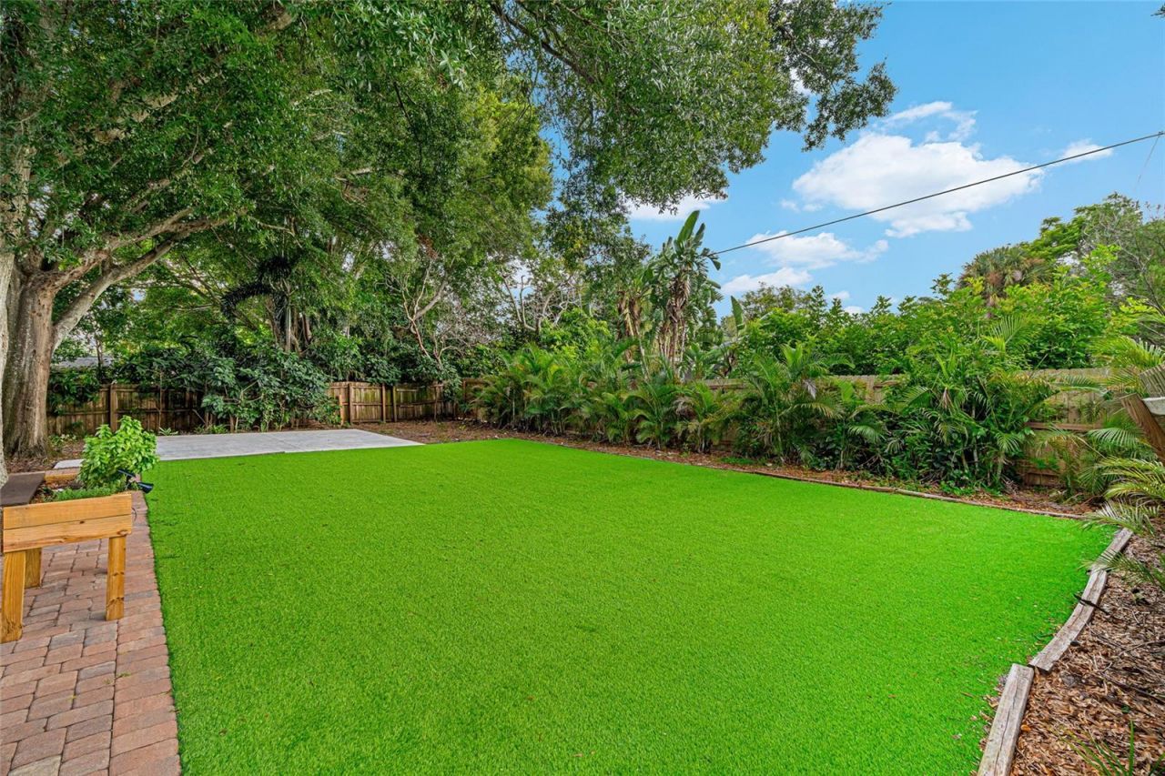 2410 Valencia Drive, Sarasota, FL 34239 Photo