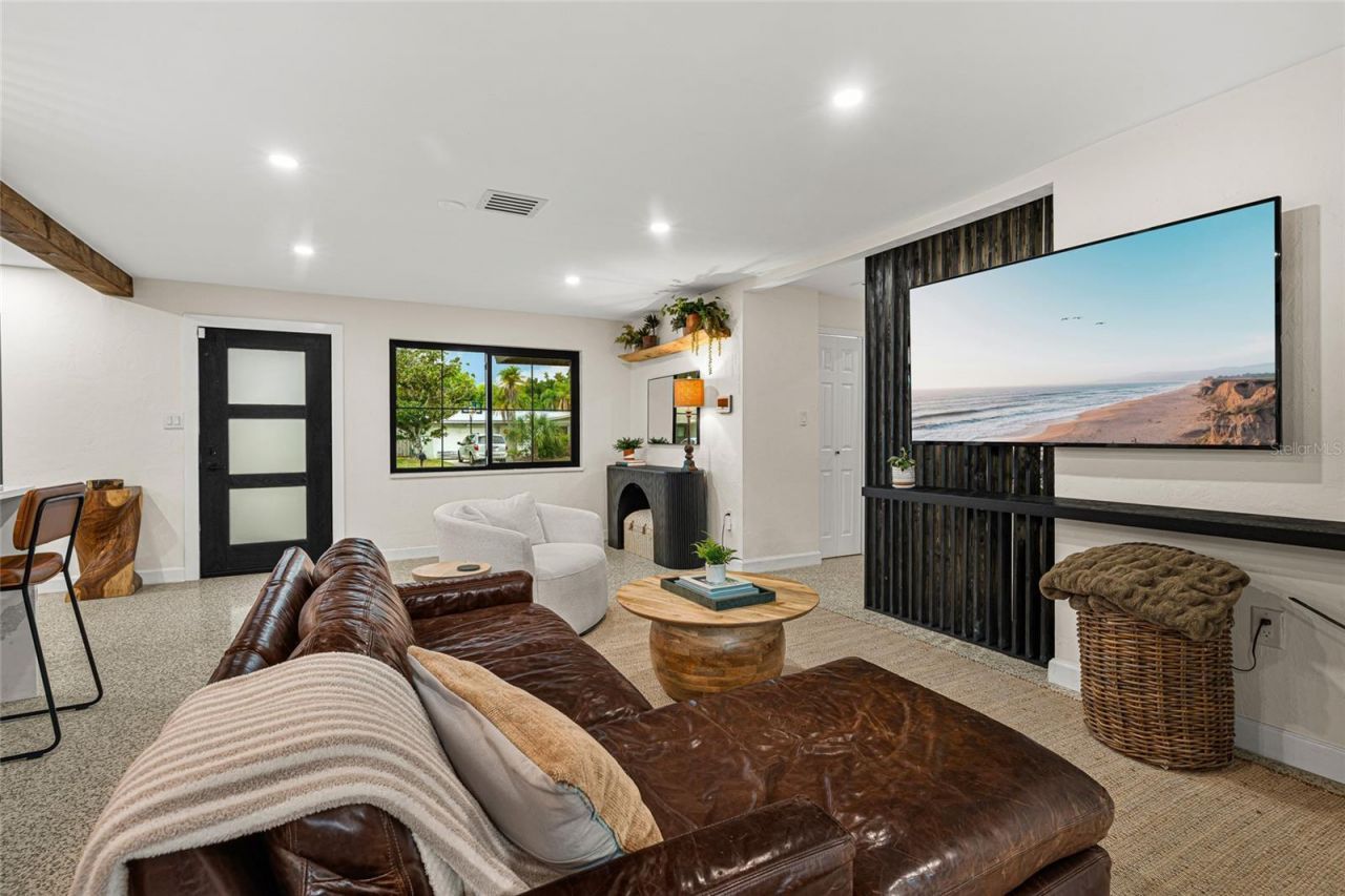 2410 Valencia Drive, Sarasota, FL 34239 Photo