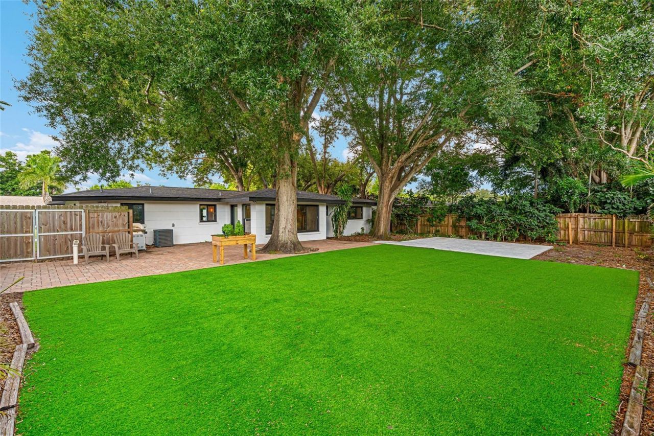 2410 Valencia Drive, Sarasota, FL 34239 Photo