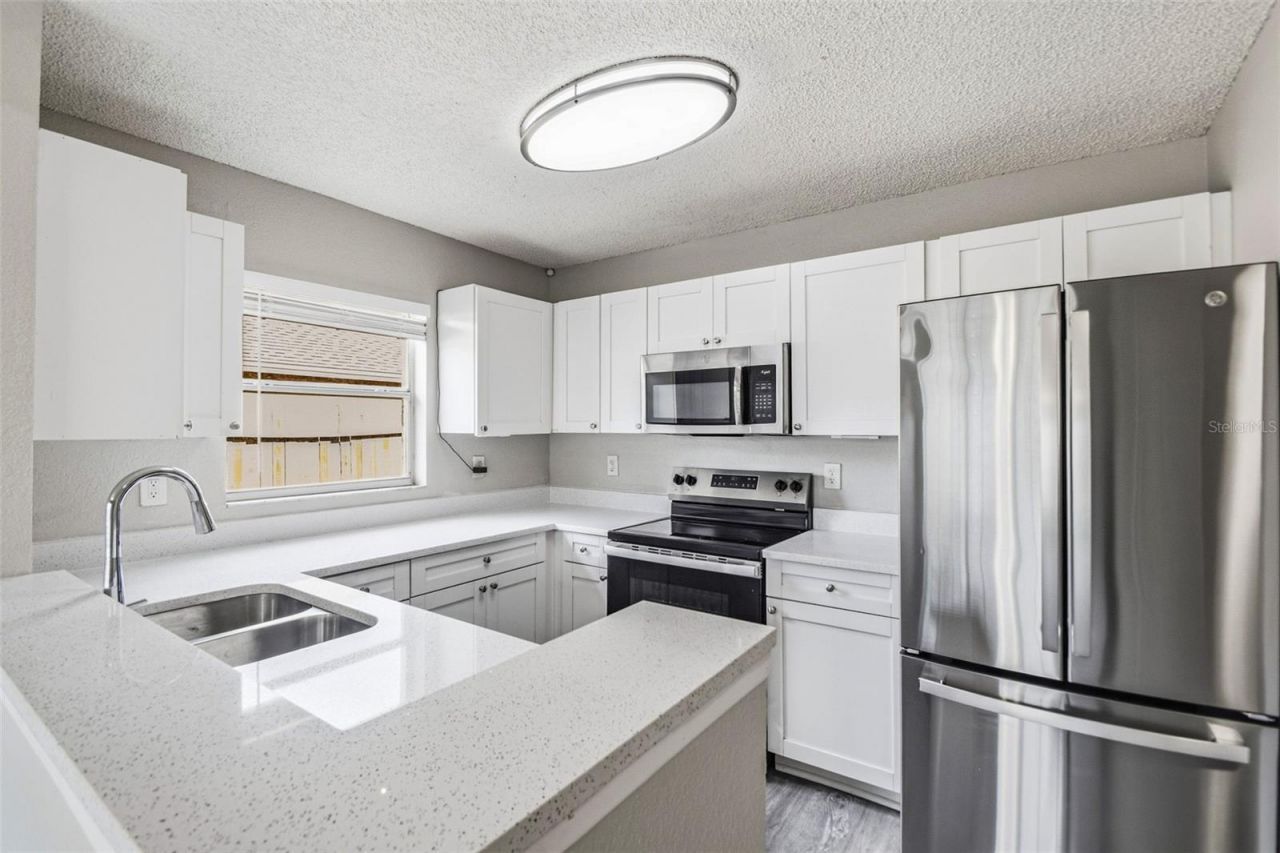 1616 27th Avenue E, Bradenton, FL 34208 Photo