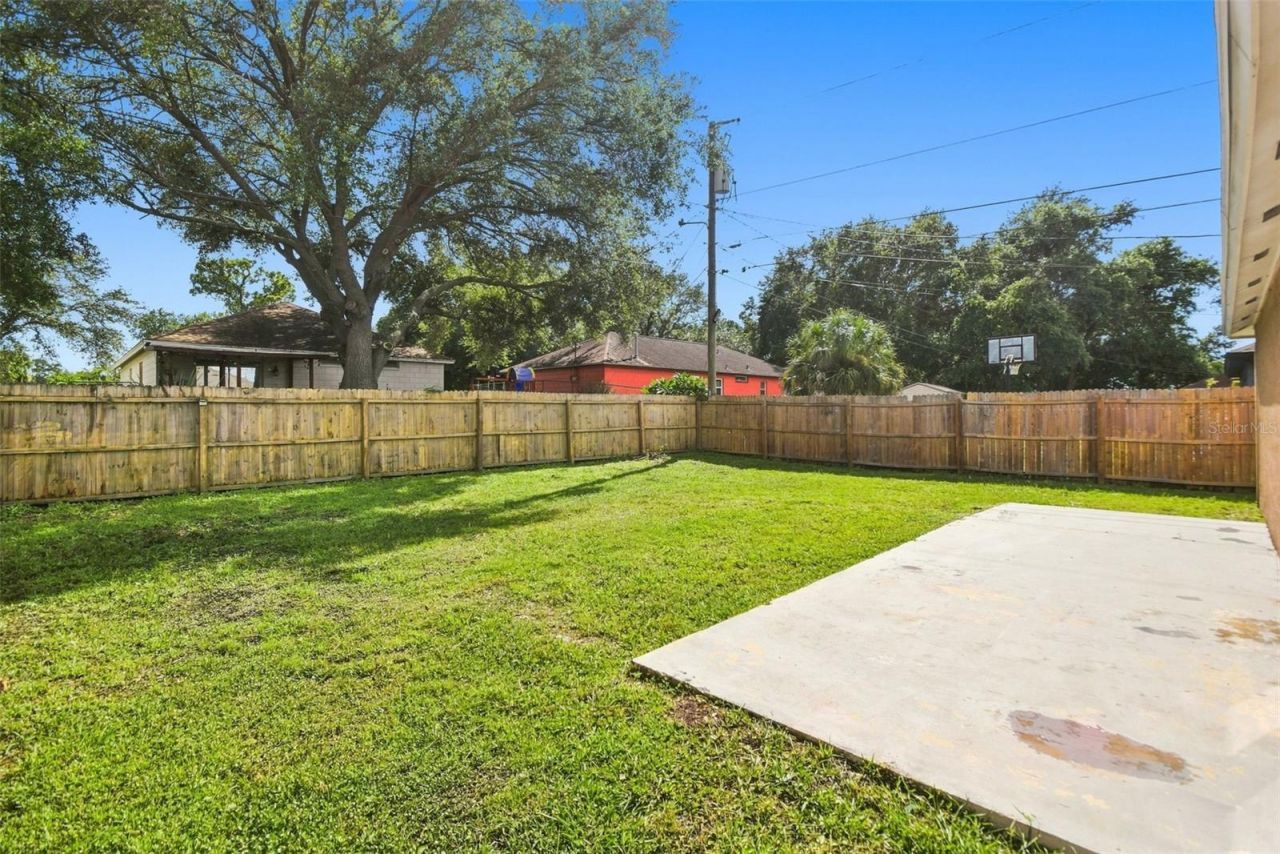 1616 27th Avenue E, Bradenton, FL 34208 Photo