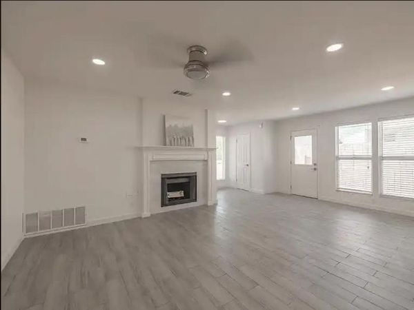 303 Fantail LOOP, Unit B, Austin, TX 78734