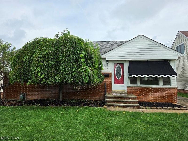 1371 W Miner Road, Mayfield Heights, OH 44124 Photo 1