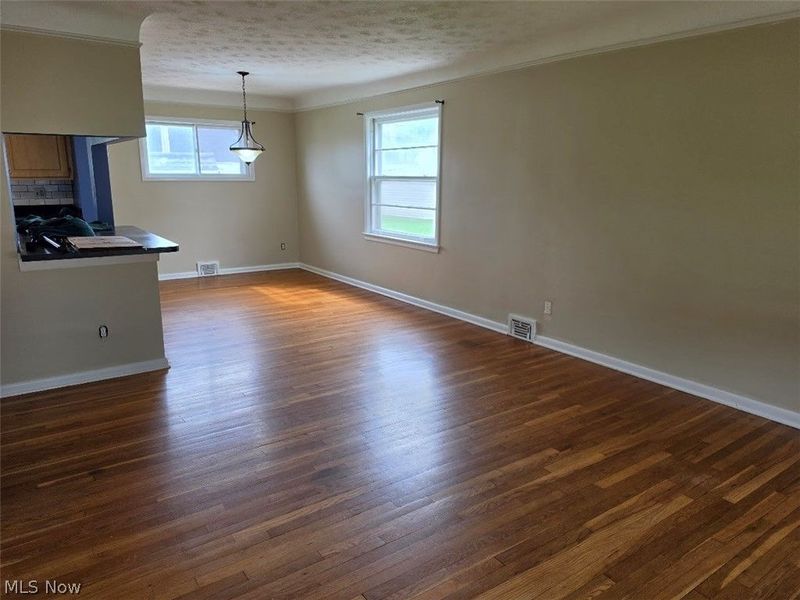 1371 W Miner Road, Mayfield Heights, OH 44124 Photo 3