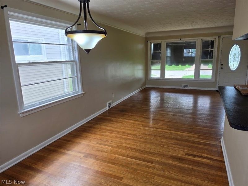 1371 W Miner Road, Mayfield Heights, OH 44124 Photo 4