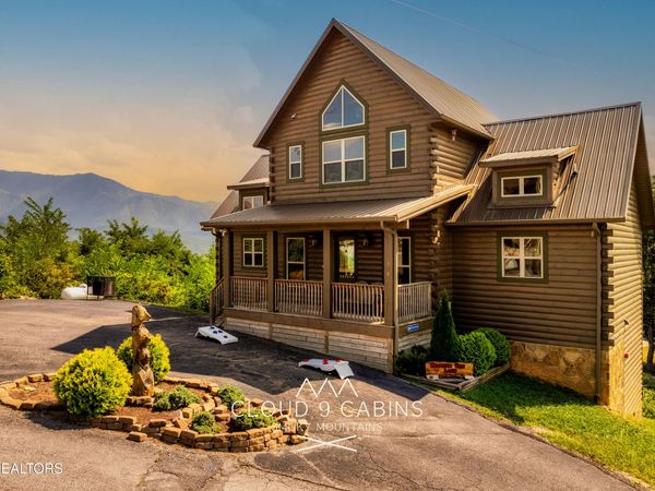 729 Bear Walk Way, Gatlinburg, TN 37738