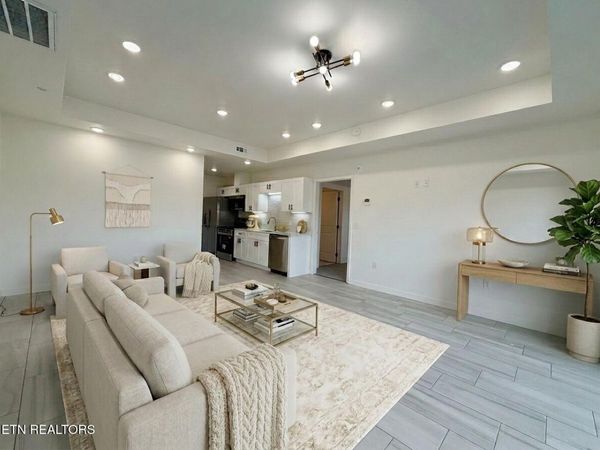 129 Sugarfoot Way, Pigeon Forge, TN 37863