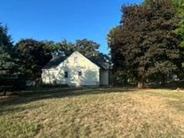 1611 Race Street , North Saint Paul, MN 55102