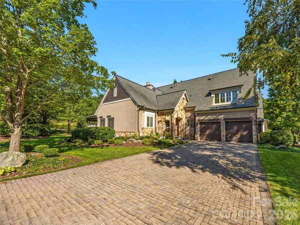 583 Walnut Valley Parkway , Arden, NC 28704