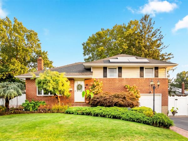 54 Jacqueline Road, Massapequa, NY 11758