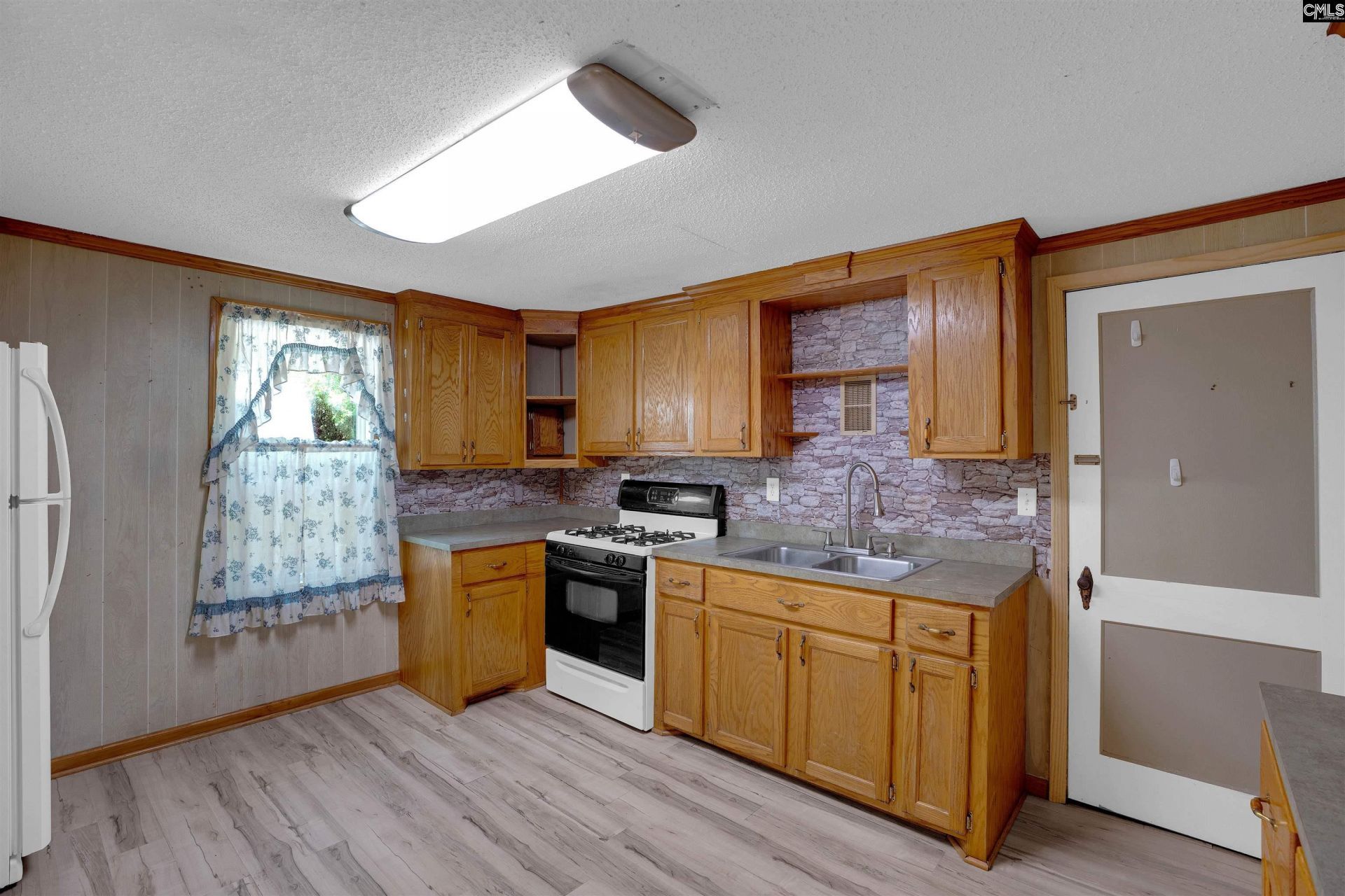 2115 Old State Road  Photo 9