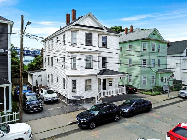 28 Meadow St, Unit 1, Fall River, MA 02720