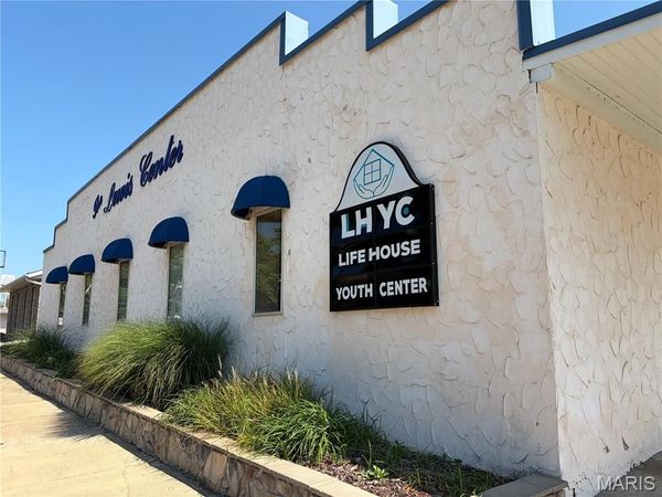 314 E Washington Boulevard , Cuba, MO 65453