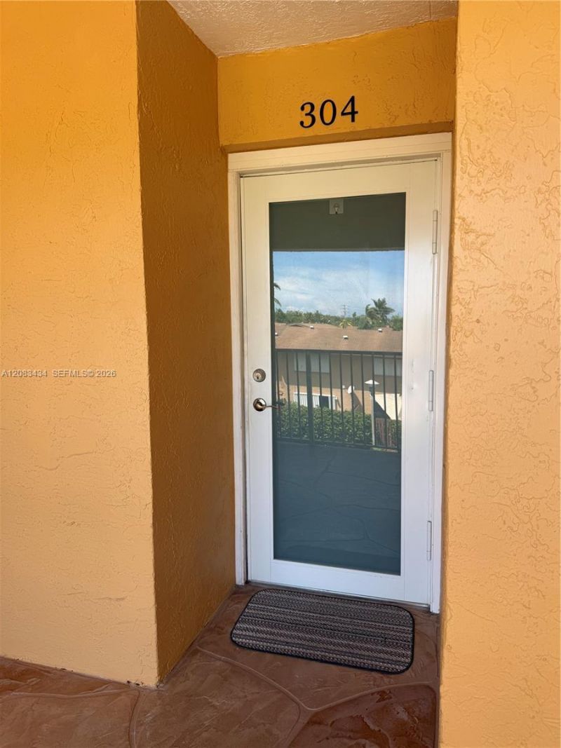 430 SE 7th St , Unit 304E, Dania Beach, FL 33004 Photo