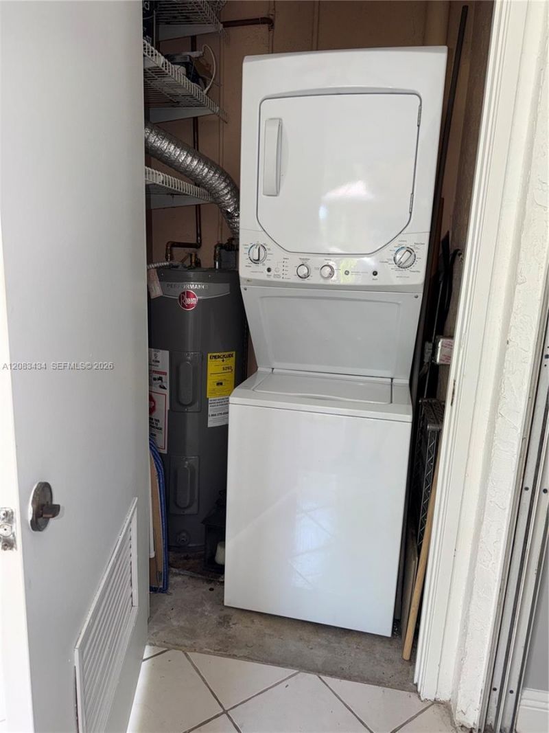430 SE 7th St , Unit 304E, Dania Beach, FL 33004 Photo