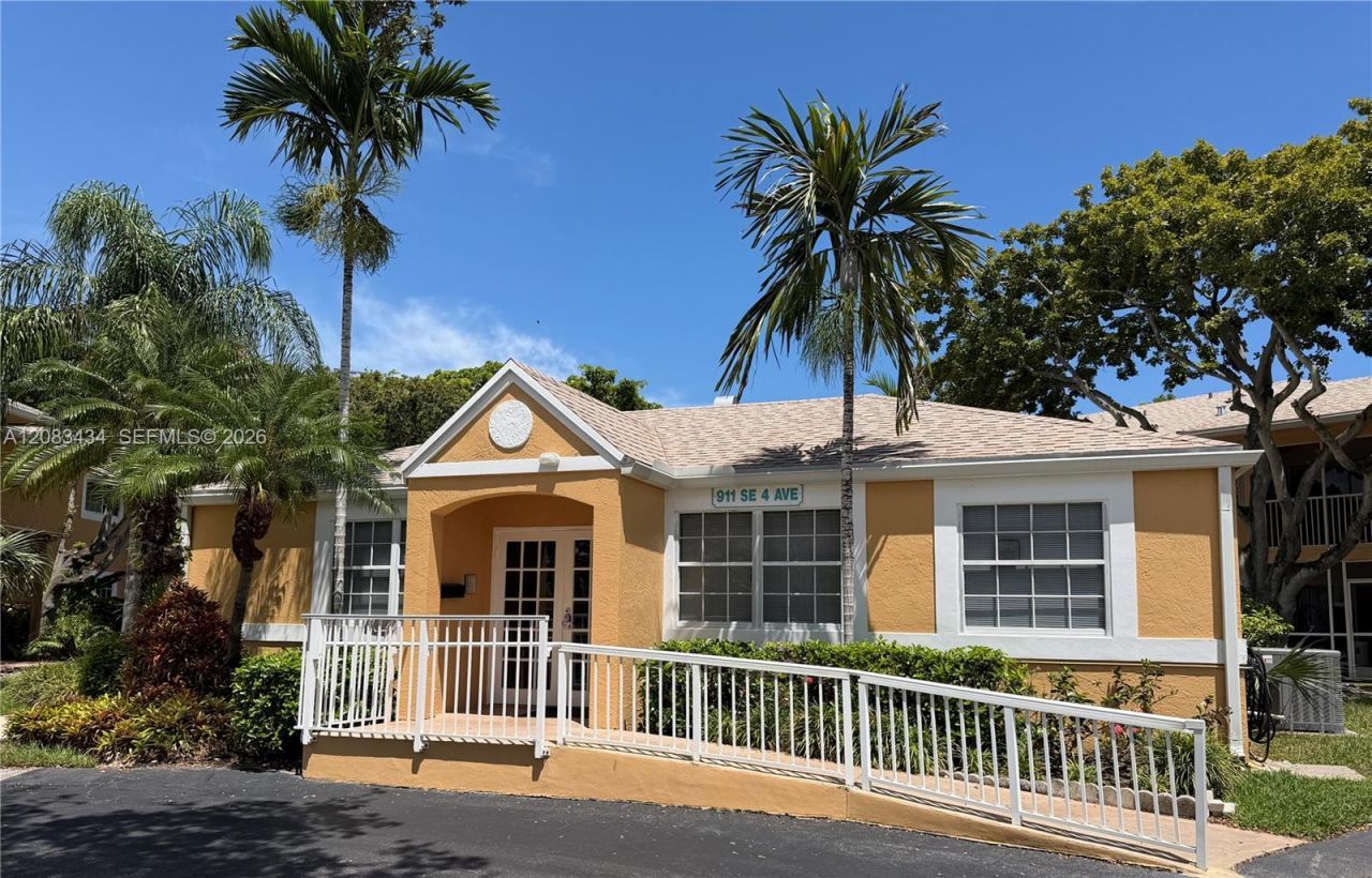430 SE 7th St , Unit 304E, Dania Beach, FL 33004 Photo
