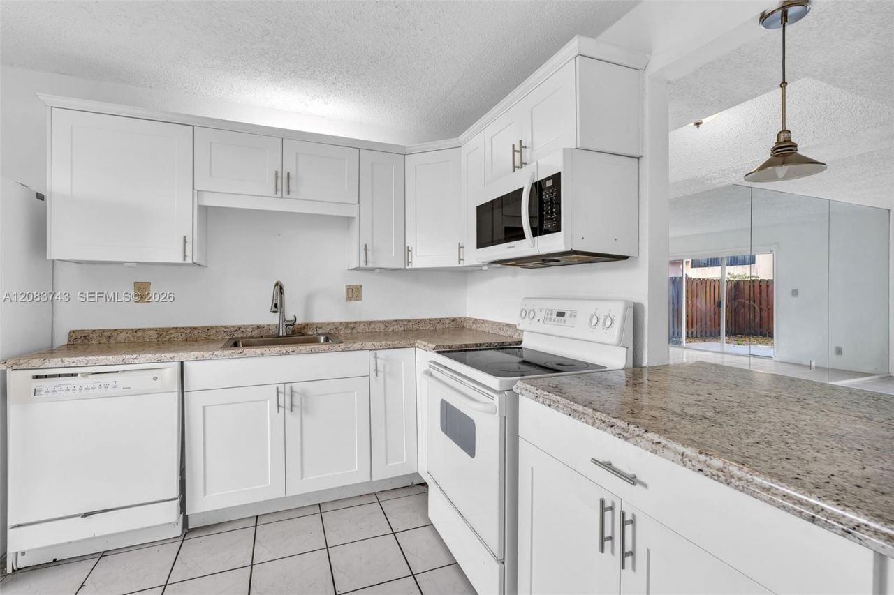 7332 SW 25th Ct, Unit 12, Davie, FL 33317 Photo