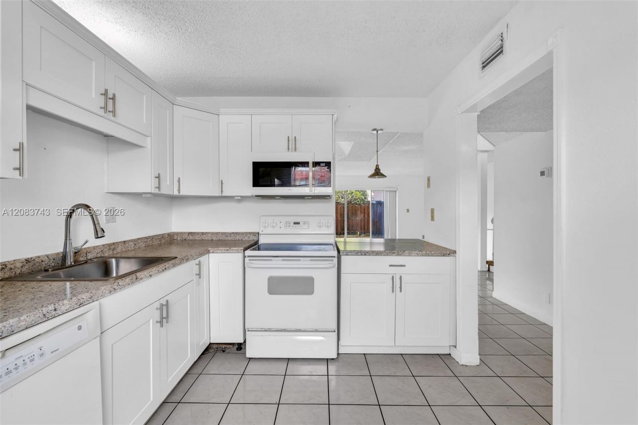 7332 SW 25th Ct, Unit 12, Davie, FL 33317 Photo