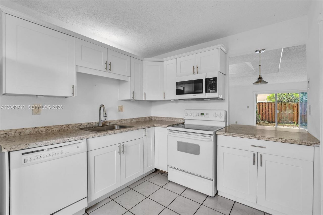 7332 SW 25th Ct, Unit 12, Davie, FL 33317 Photo