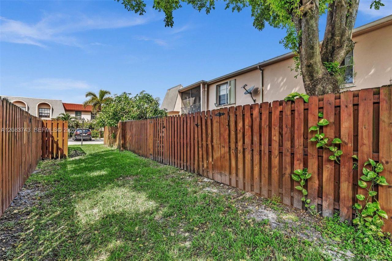 7332 SW 25th Ct, Unit 12, Davie, FL 33317 Photo