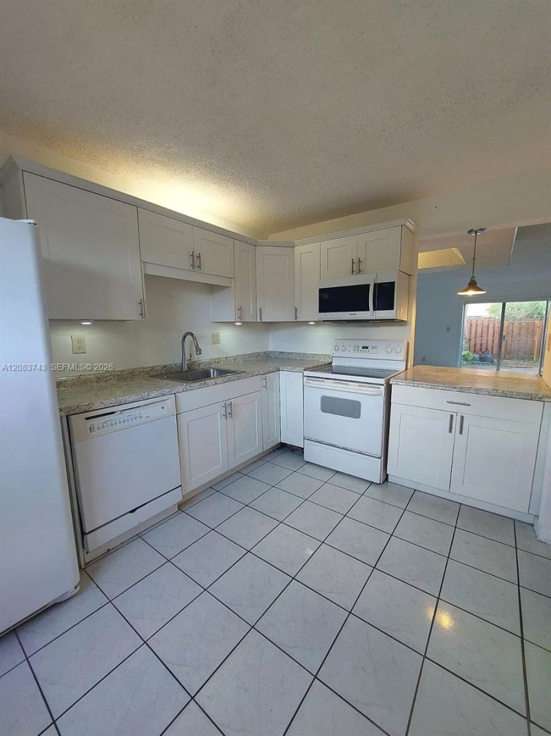 7332 SW 25th Ct , Unit 12, Davie, FL 33317 Photo