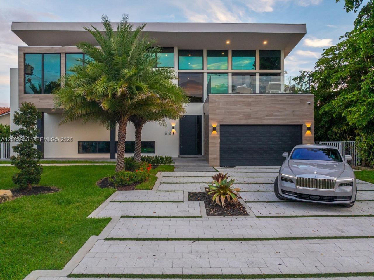 521 Holiday Dr , Hallandale Beach, FL 33009 Photo