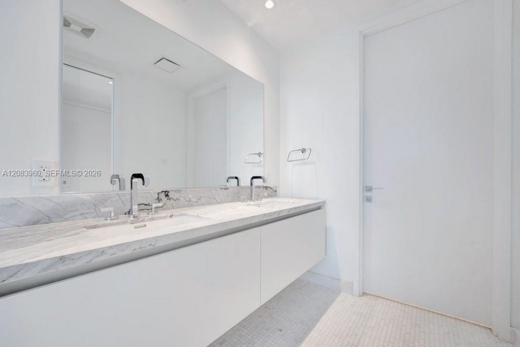 700 NE 26th Ter , Unit 4706, Miami, FL 33137 Photo