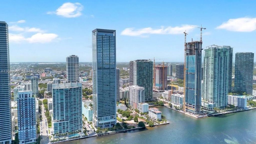 700 NE 26th Ter , Unit 4706, Miami, FL 33137 Photo