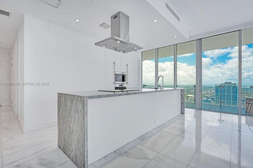 700 NE 26th Ter , Unit 4706, Miami, FL 33137 Photo