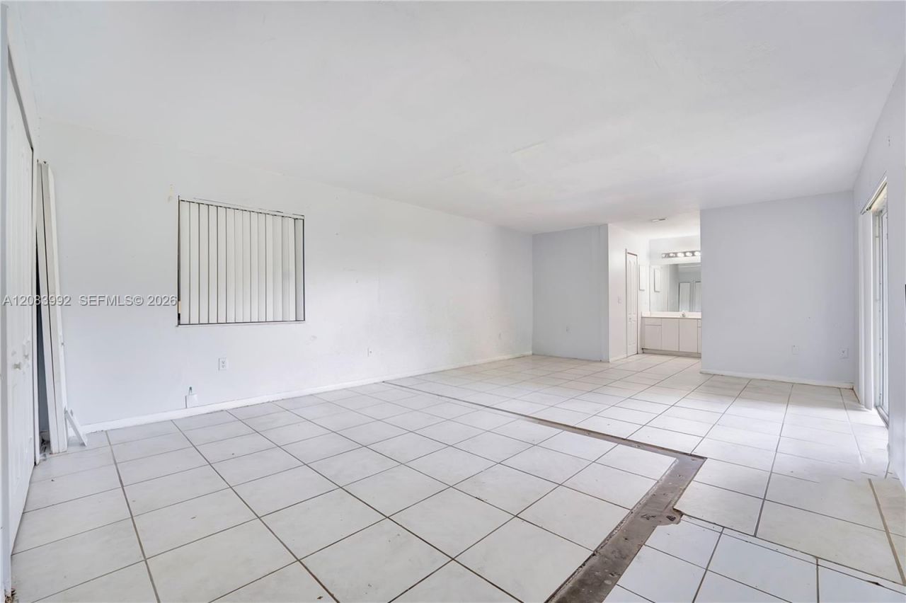 15421 SW 177th Ter , Miami, FL 33187 Photo