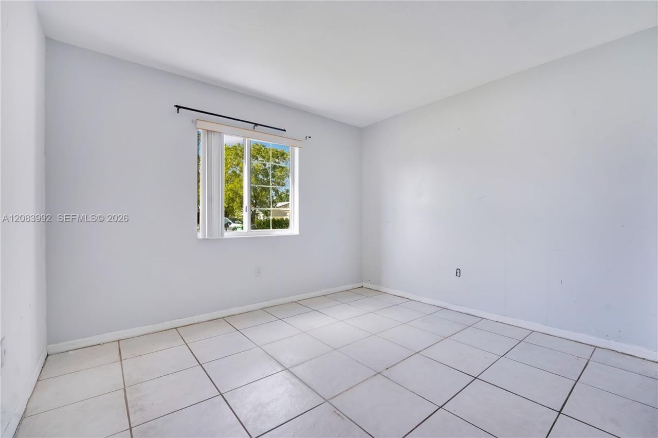 15421 SW 177th Ter , Miami, FL 33187 Photo
