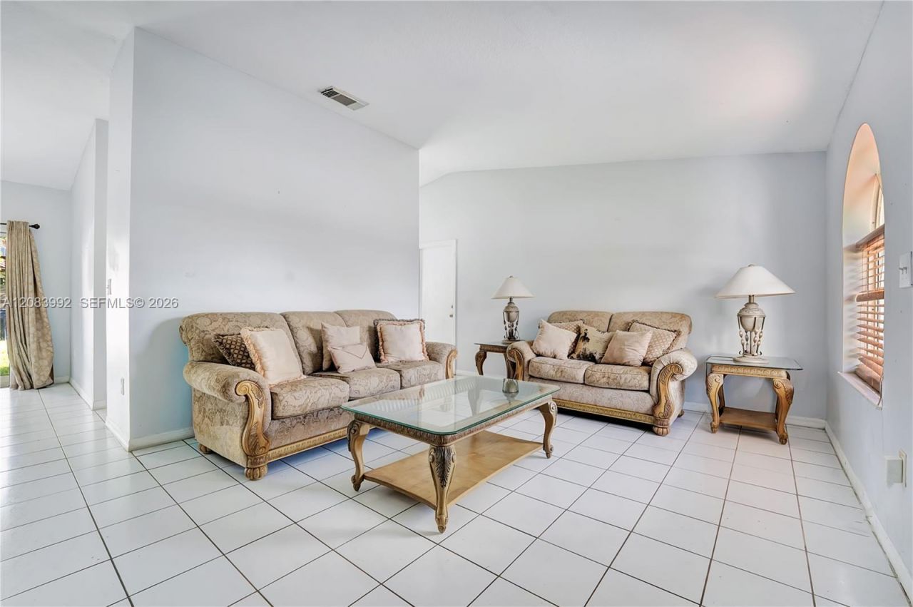 15421 SW 177th Ter , Miami, FL 33187 Photo