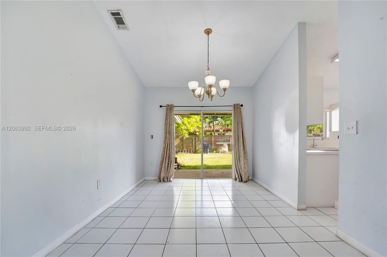 15421 SW 177th Ter , Miami, FL 33187 Photo
