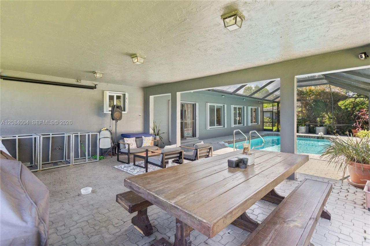 9299 NW 13th Ave, Miami, FL 33147 Photo