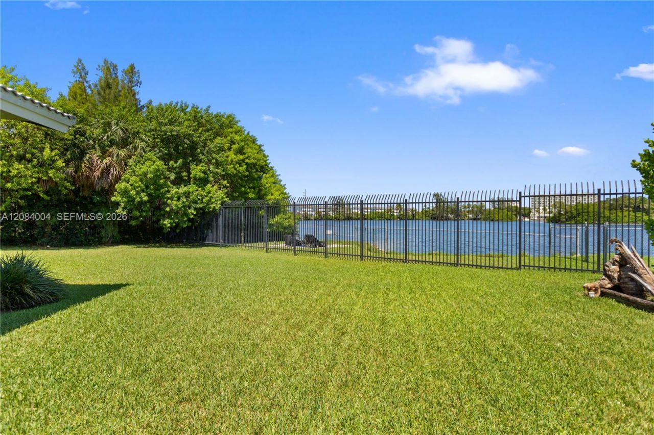 9299 NW 13th Ave, Miami, FL 33147 Photo