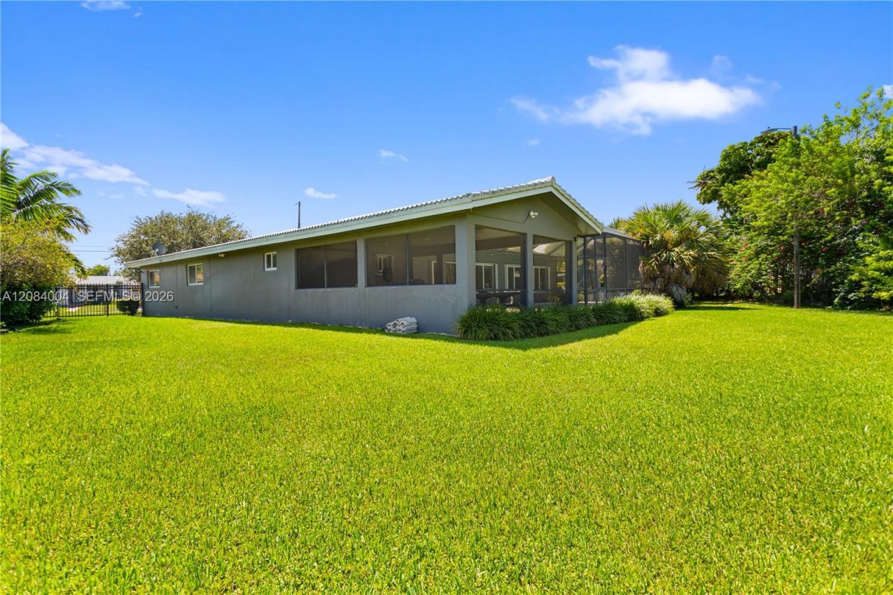 9299 NW 13th Ave, Miami, FL 33147 Photo