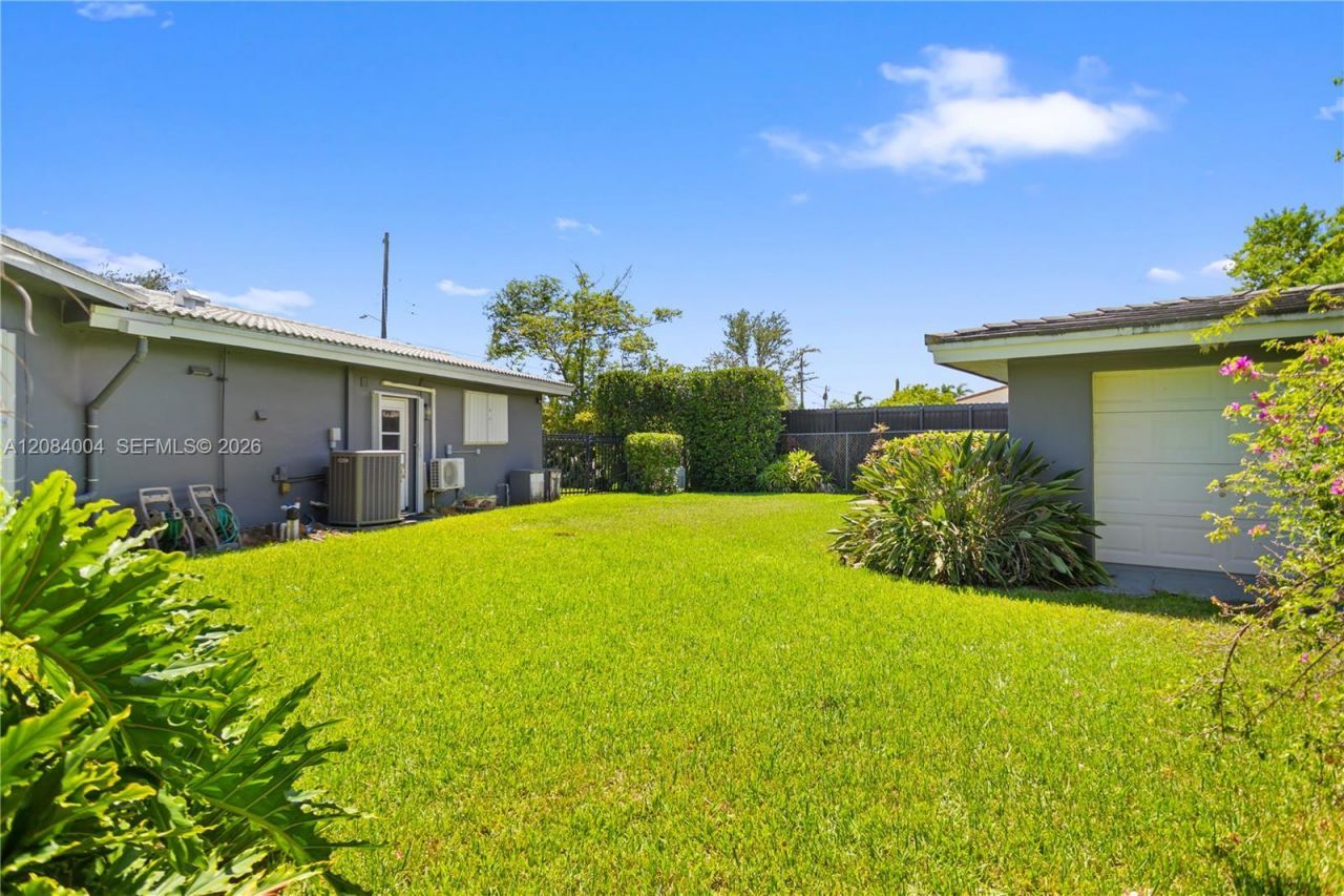 9299 NW 13th Ave, Miami, FL 33147 Photo