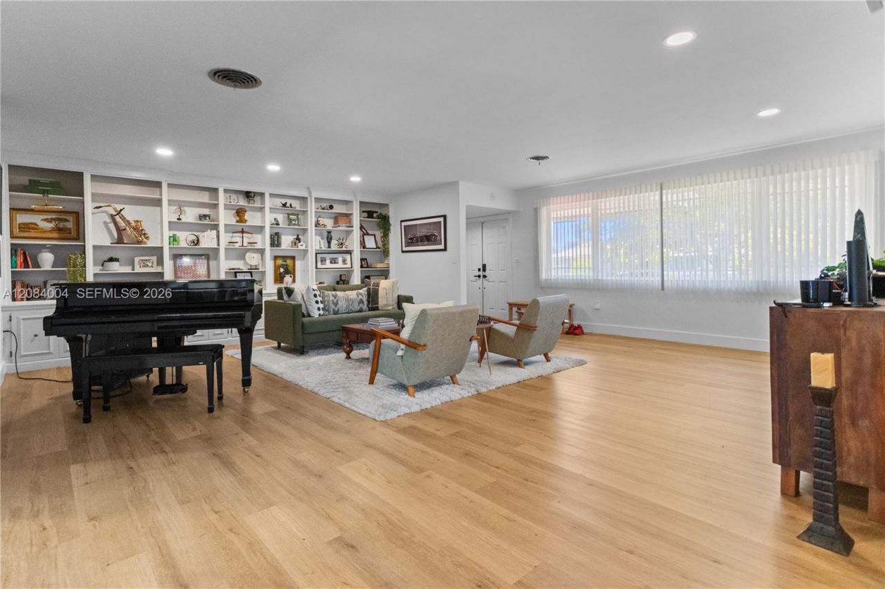9299 NW 13th Ave, Miami, FL 33147 Photo