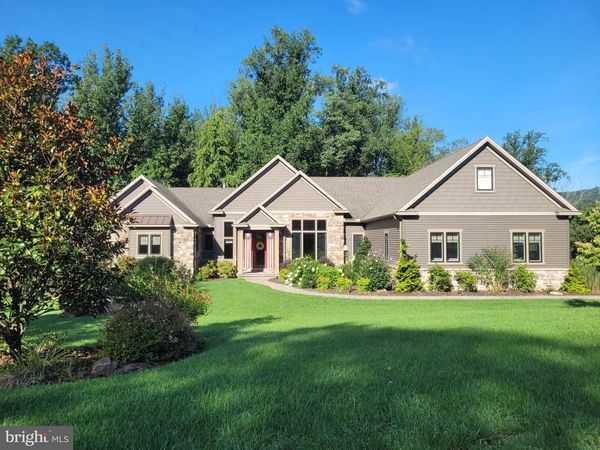 3220 SUTTON DRIVE , HARRISBURG, PA 17112