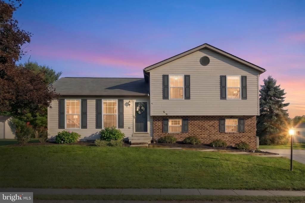 160 DRUMMER DRIVE, NEW OXFORD, PA 17350
