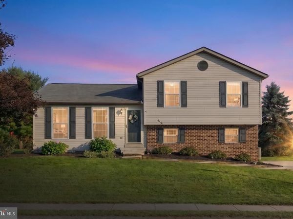 160 DRUMMER DRIVE , NEW OXFORD, PA 17350