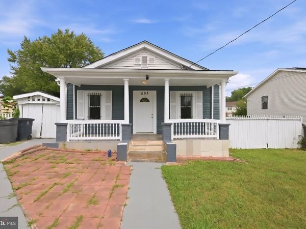 805 EASTERN AVENUE, FAIRMOUNT HEIGHTS, MD 20743
