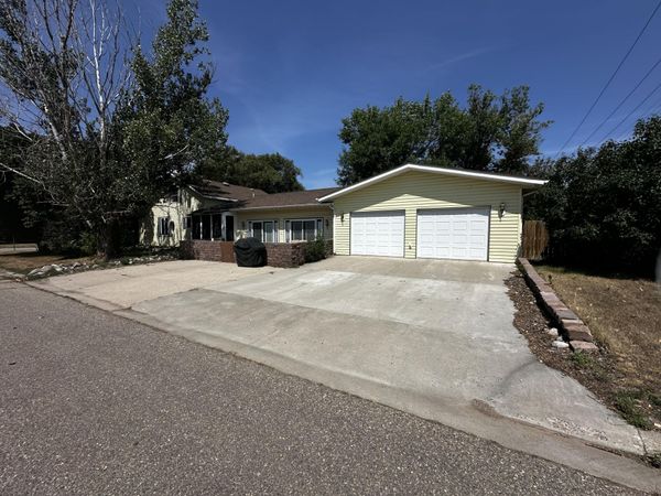 109 S Mannston Street, Gettysburg, SD 57442