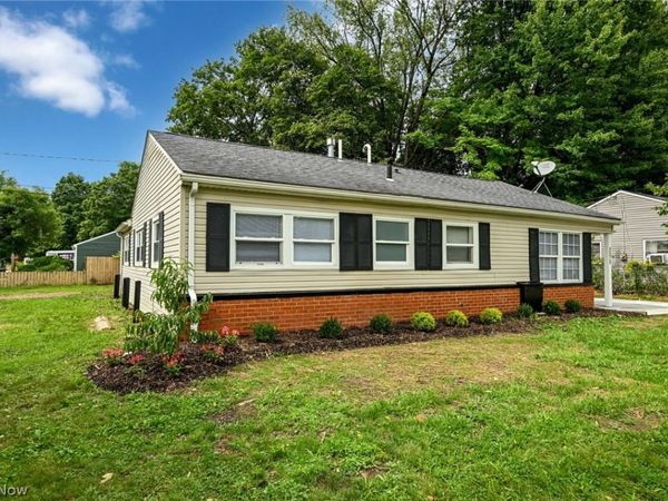 1376 Seward Avenue , Akron, OH 44320