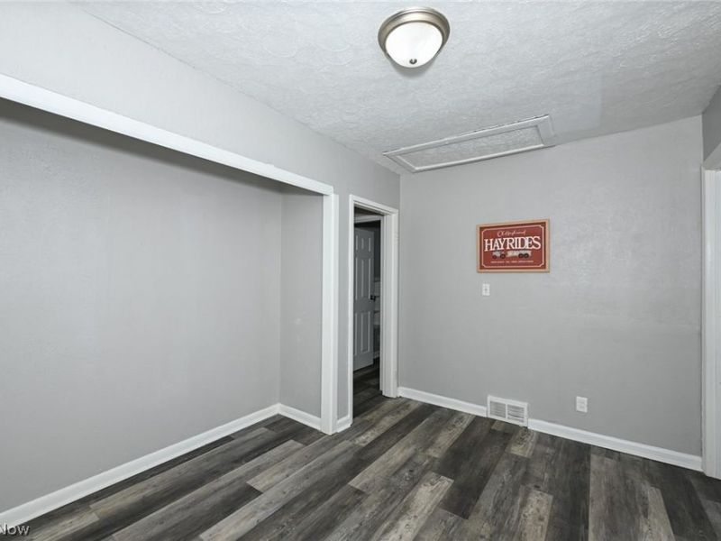 1376 Seward Avenue, Akron, OH 44320 Photo 10